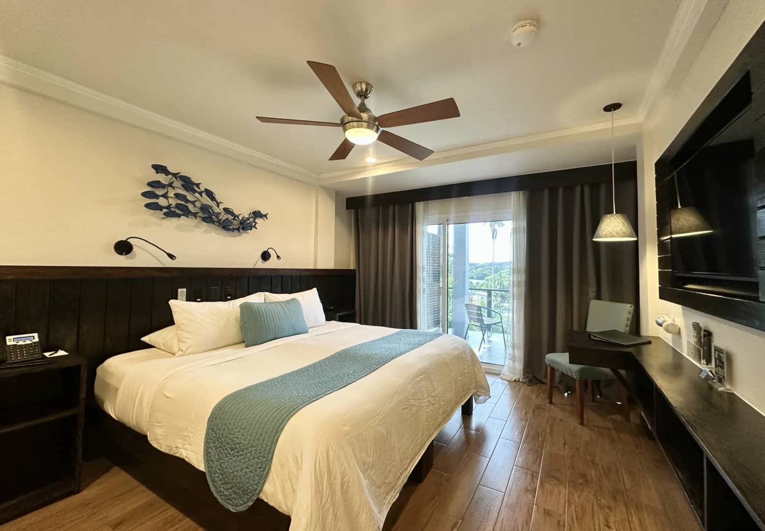 Standard Room - Rock Island View - image