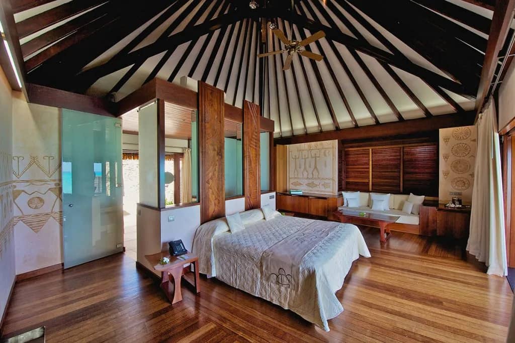 Beach Deluxe Bungalow with Pool - image