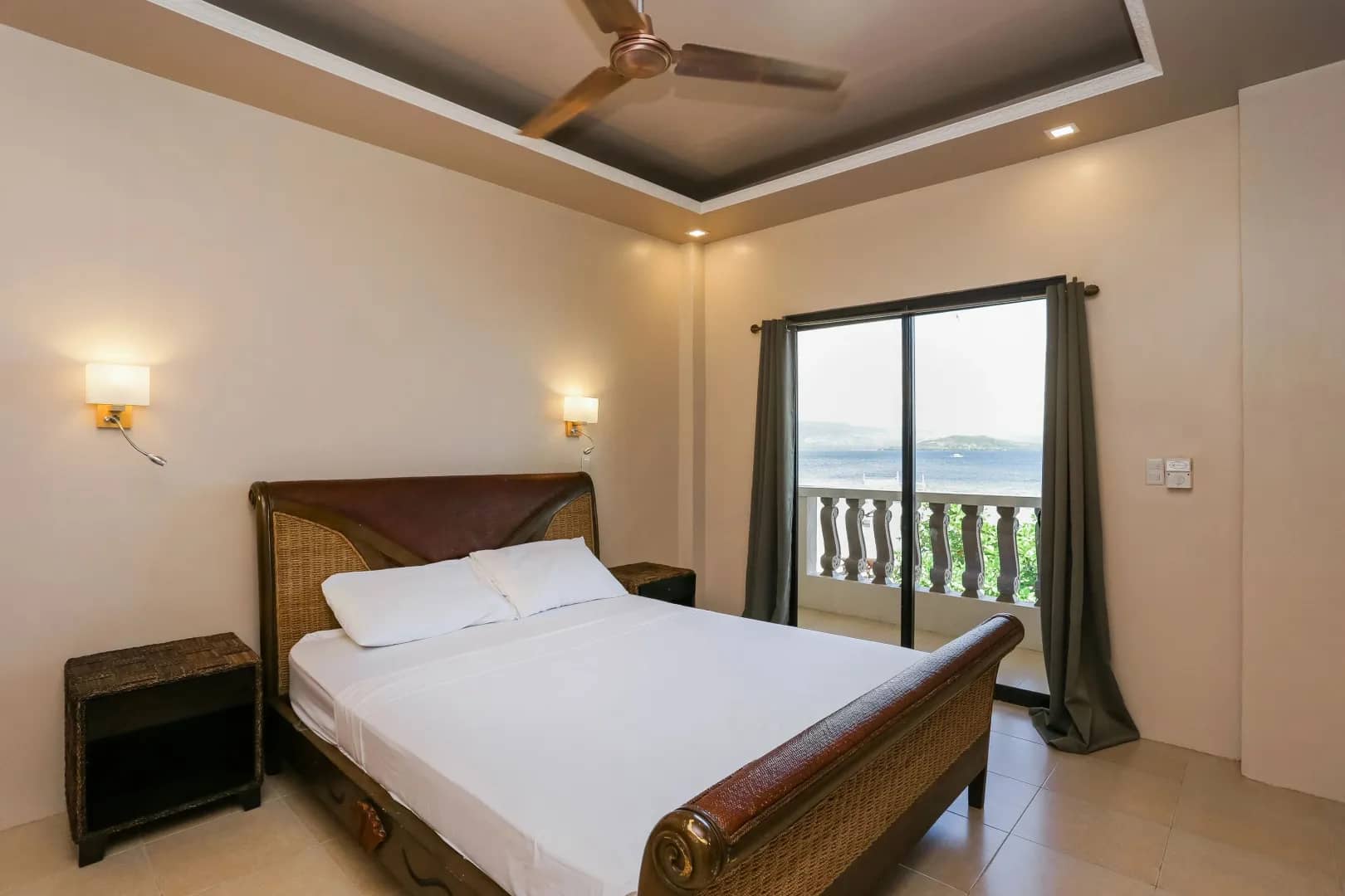 Sea-view Deluxe Room - image