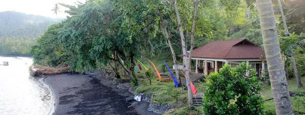 Black Sand Dive Retreat beachfront