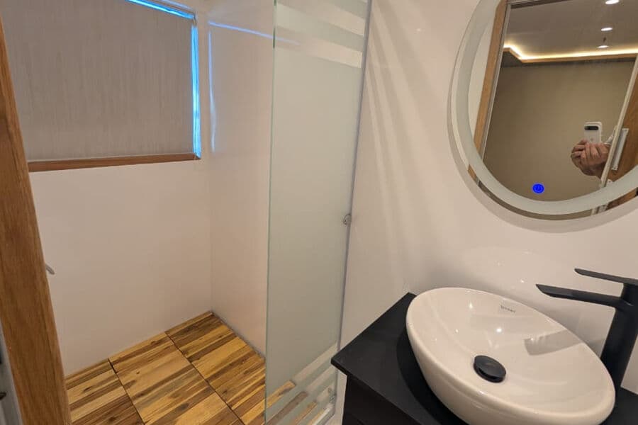 Twin Lower Deck - image