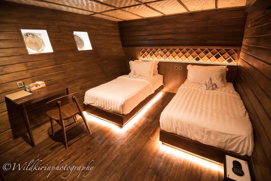 Twin Lower Deck - image
