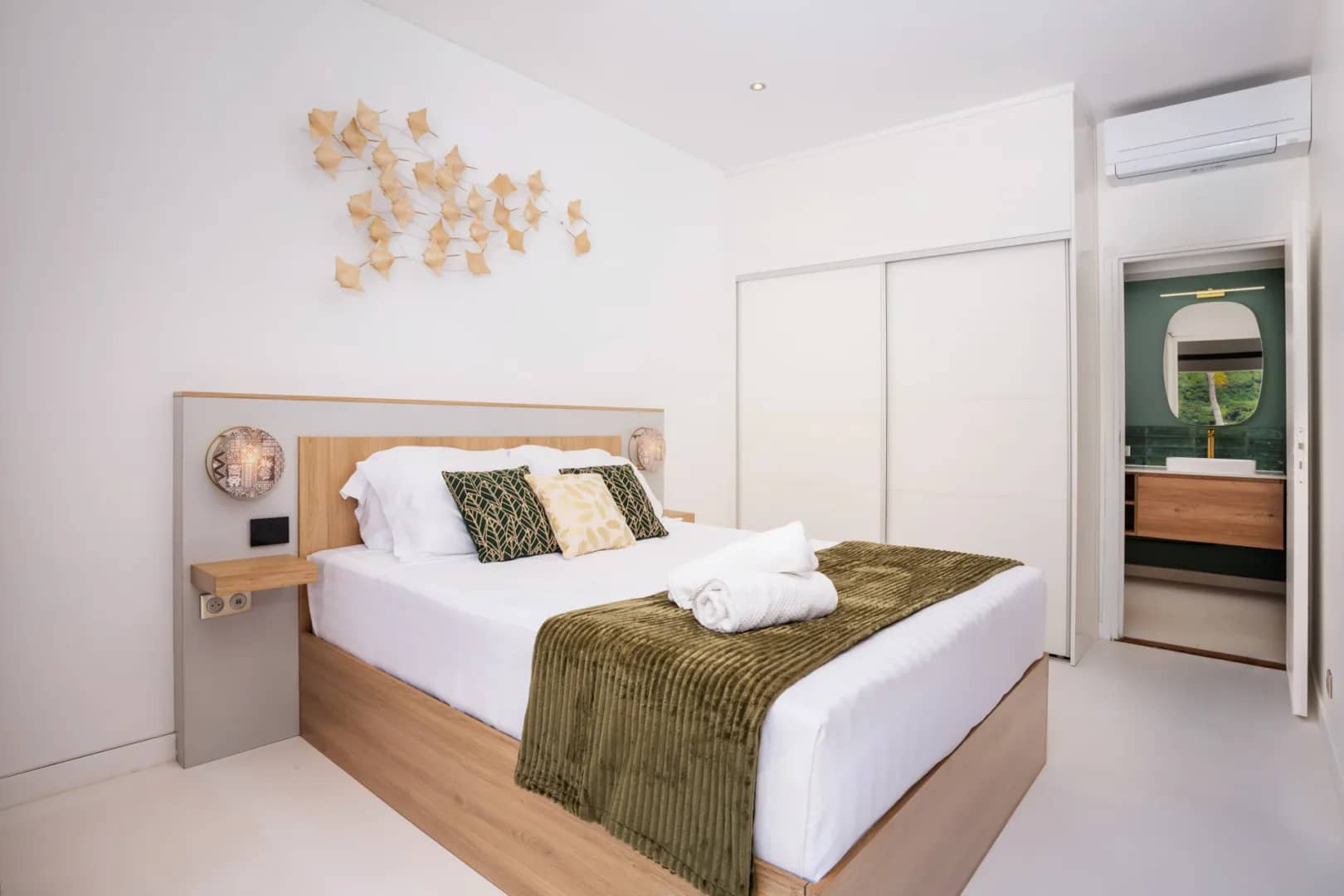 1 Bedroom Solarium Suite - image 1 Bedroom Solarium Suite - image