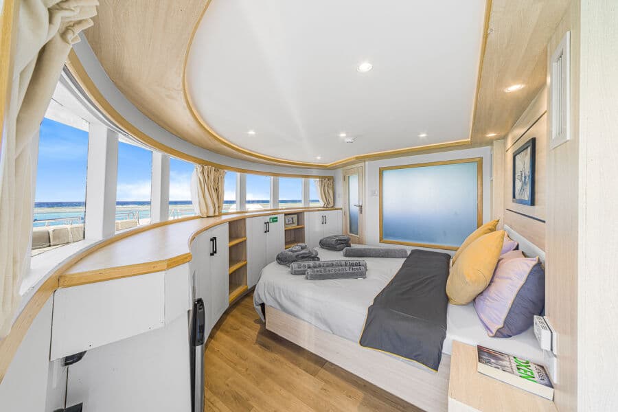 Suite Upper Deck - image Suite Upper Deck - image