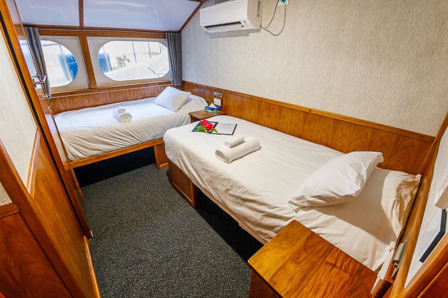 Twin Bed Main Deck - image Twin Bed Main Deck - image