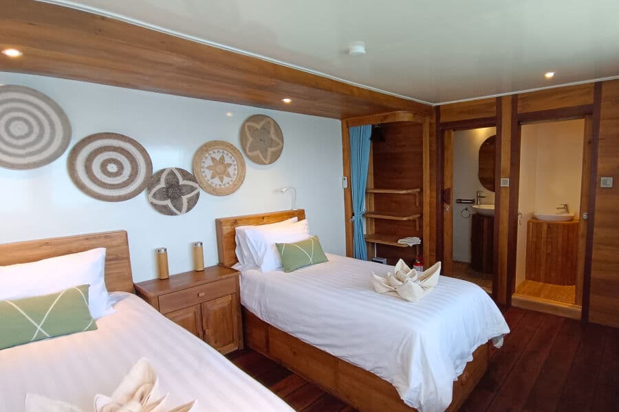 Twin Upper Deck - image Twin Upper Deck - image